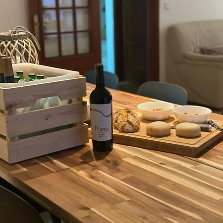 Casa Delsue House By The Сasa de vacaciones